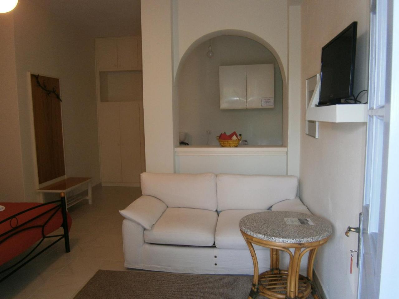 Theo Studios & Apartments Spétses Eksteriør billede